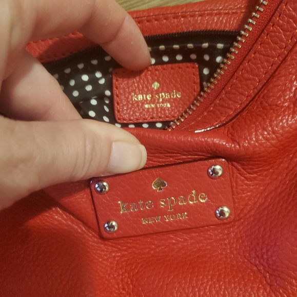 Kate Spade New York Lori Berkshire Road Red Leather Hobo Bag. - Picture 13 of 16